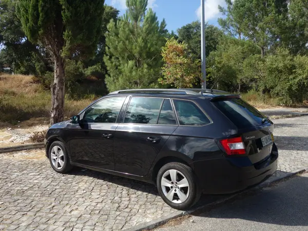 Skoda Fabia Break 2018 - 8900 EUR, 84000 km - AUTO.MOTO.pt - 84000km - foto 4 de 17