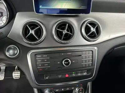 Mercedes-Benz CLA 200 2016 - 21900 EUR, 163435 km - AUTO.MOTO.pt - 163435km - foto 24 de 32