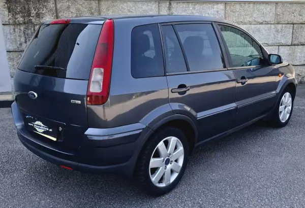 Ford Fusion 2007 - 5750 EUR, 211000 km - AUTO.MOTO.pt - 211000km - foto 4 de 4