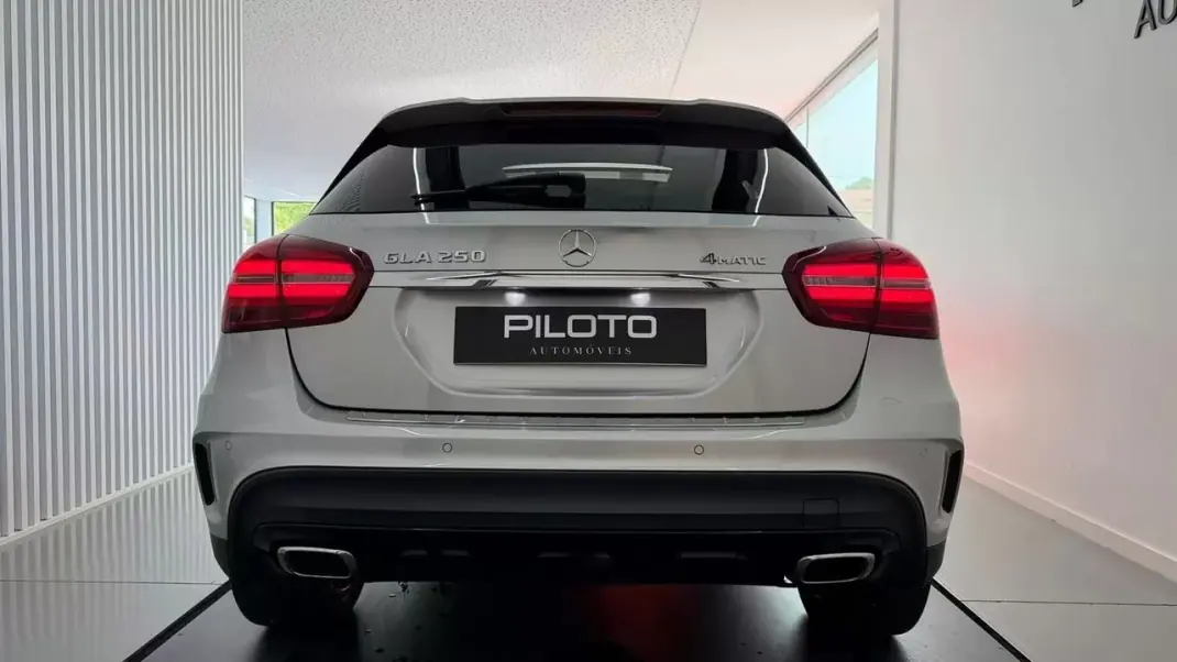 Mercedes-Benz GLA 250 2017 - 26990 EUR, 119434 km - AUTO.MOTO.pt - 119434km - foto 9 de 33