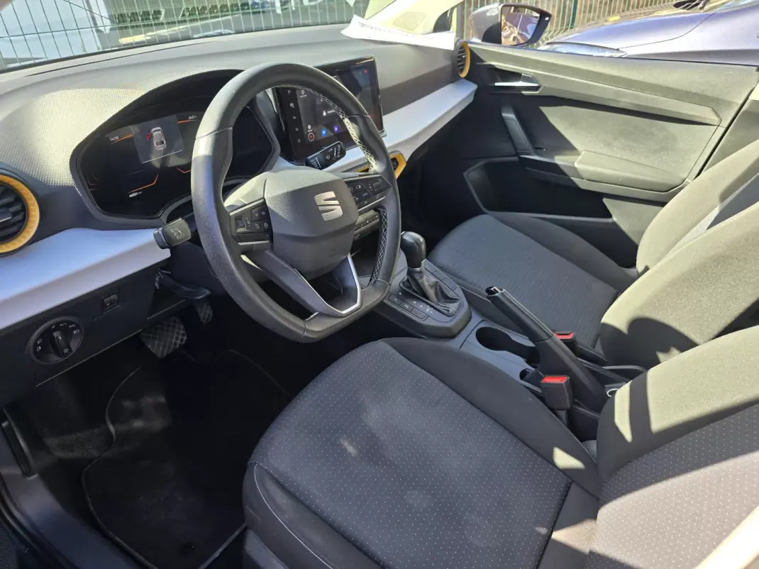 SEAT Ibiza 2023 - 17950 EUR, 46500 km - AUTO.MOTO.pt - 46500km - foto 3 de 6