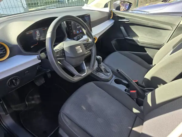SEAT Ibiza 2023 - 17950 EUR, 46500 km - AUTO.MOTO.pt - 46500km - foto 3 de 6