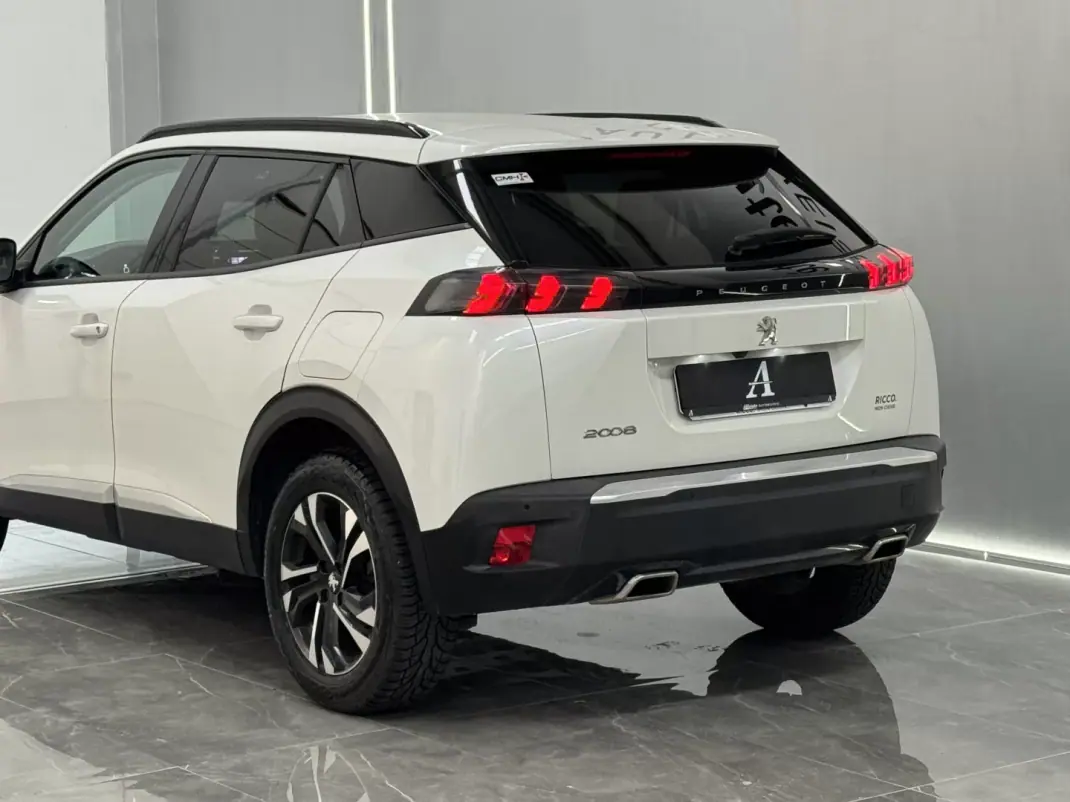 Peugeot 2008 2020 - 15990 EUR, 125000 km - AUTO.MOTO.pt - 125000km - foto 5 de 7