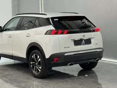 Peugeot 2008 2020 - 15990 EUR, 125000 km - AUTO.MOTO.pt - 125000km - foto 5 de 7