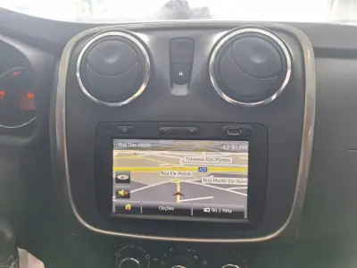 Dacia Sandero 2014 - 8490 EUR, 57546 km - AUTO.MOTO.pt - 57546km - foto 11 de 15