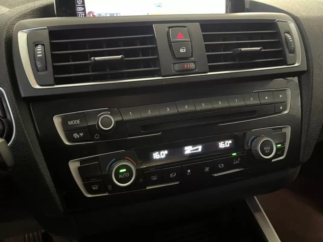 BMW 116 2015 - 12450 EUR, 215000 km - AUTO.MOTO.pt - 215000km - foto 21 de 29