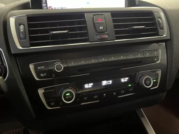 BMW 116 2015 - 12450 EUR, 215000 km - AUTO.MOTO.pt - 215000km - foto 21 de 29