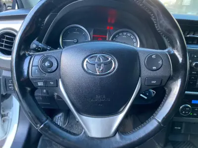 Toyota Auris 2013 - 13250 EUR, 145685 km - AUTO.MOTO.pt - 145685km - foto 6 de 15