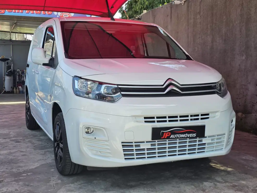 Citroën BERLINGO 3 LUGARES 2020 - 11499 EUR, 122000 km - AUTO.MOTO.pt - 122000km - foto 1 de 12