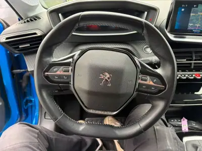 Peugeot 208 2021 - 12890 EUR, 75350 km - 75350km - foto 5 de 10