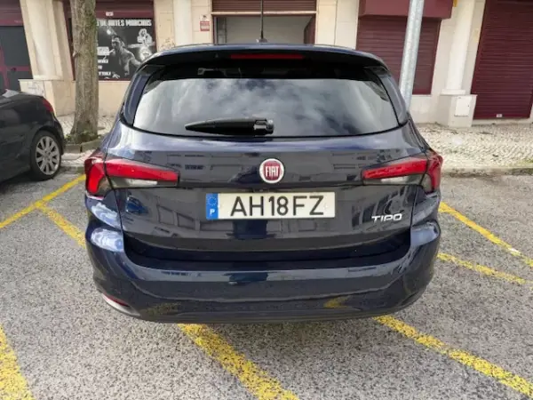Fiat Tipo Station Wagon 2021 - 10750 EUR, 98000 km - AUTO.MOTO.pt - 98000km - foto 11 de 28
