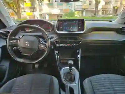 Peugeot 2008 2021 - 14500 EUR, 139000 km - AUTO.MOTO.pt - 139000km - foto 5 de 8