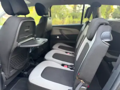 Citroën C4 Grand Picasso 2015 - 11999 EUR, 140000 km - 140000km - foto 16 de 19