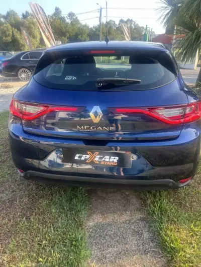 Renault Mégane Coupe 2017 - 14490 EUR, 193200 km - AUTO.MOTO.pt - 193200km - foto 6 de 13