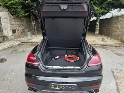 Porsche Panamera 2015 - 38499 EUR, 165000 km - AUTO.MOTO.pt - 165000km - foto 13 de 39