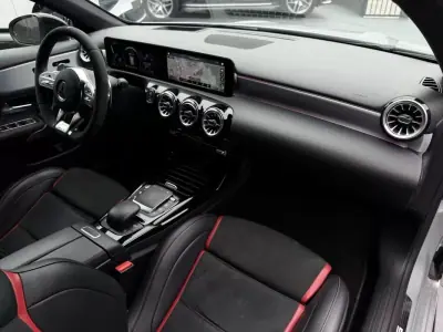Mercedes-Benz A 45 AMG 2020 - 49000 EUR, 110000 km - AUTO.MOTO.pt - 110000km - foto 10 de 18