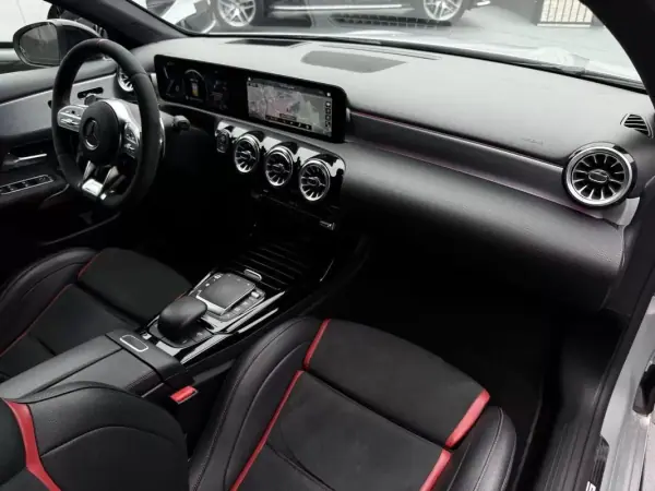 Mercedes-Benz A 45 AMG 2020 - 49000 EUR, 110000 km - AUTO.MOTO.pt - 110000km - foto 10 de 18