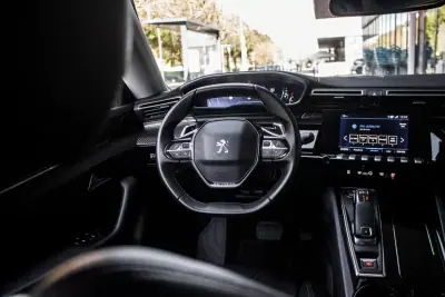 Peugeot 508 SW 2020 - 16990 EUR, 132236 km - AUTO.MOTO.pt - 132236km - foto 33 de 41