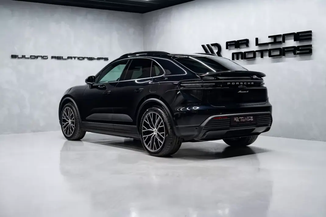 Porsche Macan 2025 - 89950 EUR, 8000 km - AUTO.MOTO.pt - 8000km - foto 9 de 57