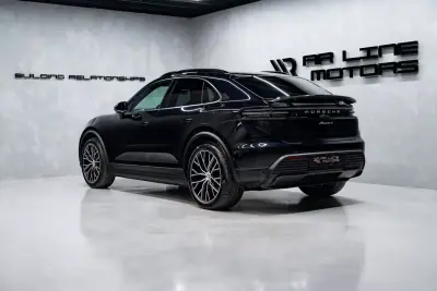 Porsche Macan 2025 - 89950 EUR, 8000 km - AUTO.MOTO.pt - 8000km - foto 9 de 57