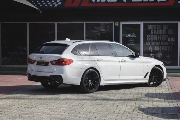 BMW 520 2018 - 29990 EUR, 144060 km - AUTO.MOTO.pt - 144060km - foto 35 de 41