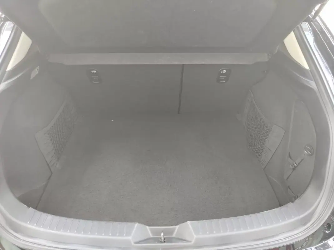 Mazda 3 2016 - 12490 EUR, 87000 km - 87000km - foto 10 de 22