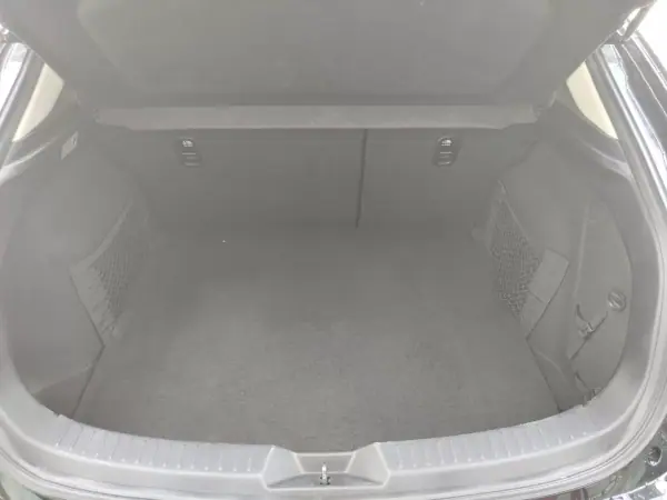 Mazda 3 2016 - 12490 EUR, 87000 km - AUTO.MOTO.pt - 87000km - foto 10 de 22