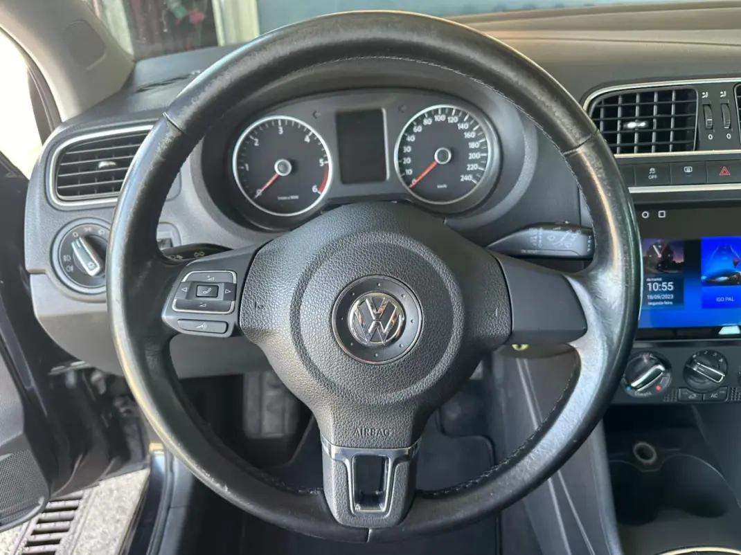 Volkswagen Polo 2009 - 9900 EUR, 185146 km - AUTO.MOTO.pt - 185146km - foto 15 de 28