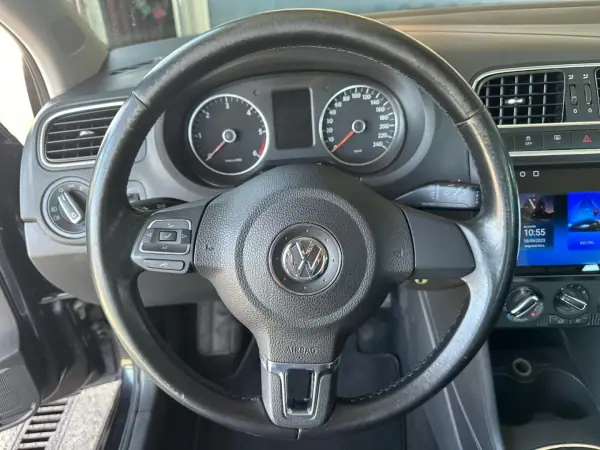 Volkswagen Polo 2009 - 9900 EUR, 185146 km - AUTO.MOTO.pt - 185146km - foto 15 de 28