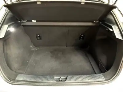 MG MG4 2023 - 18989 EUR, 24822 km - AUTO.MOTO.pt - 24822km - foto 15 de 17