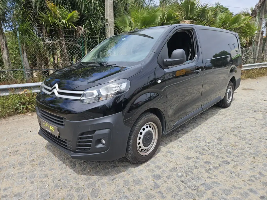 Citroën Jumpy 2017 - 13500 EUR, 245000 km - AUTO.MOTO.pt - 245000km - foto 1 de 11