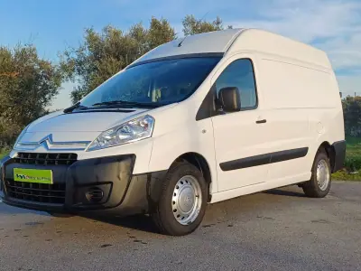 Citroën Jumpy 2013 - 13690 EUR, 110687 km - AUTO.MOTO.pt - 110687km - foto 2 de 10