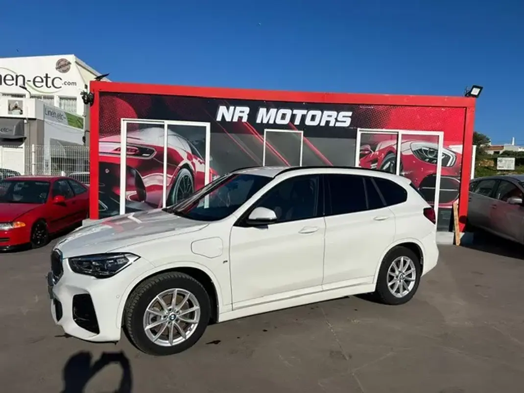 BMW X1 2021 - 31990 EUR, 43500 km - AUTO.MOTO.pt - 43500km - foto 1 de 19