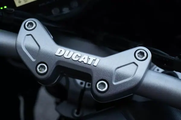 Ducati Multistrada 1000 DS 2019 - 12999 EUR, 52302 km - AUTO.MOTO.pt - 52302km - foto 6 de 20