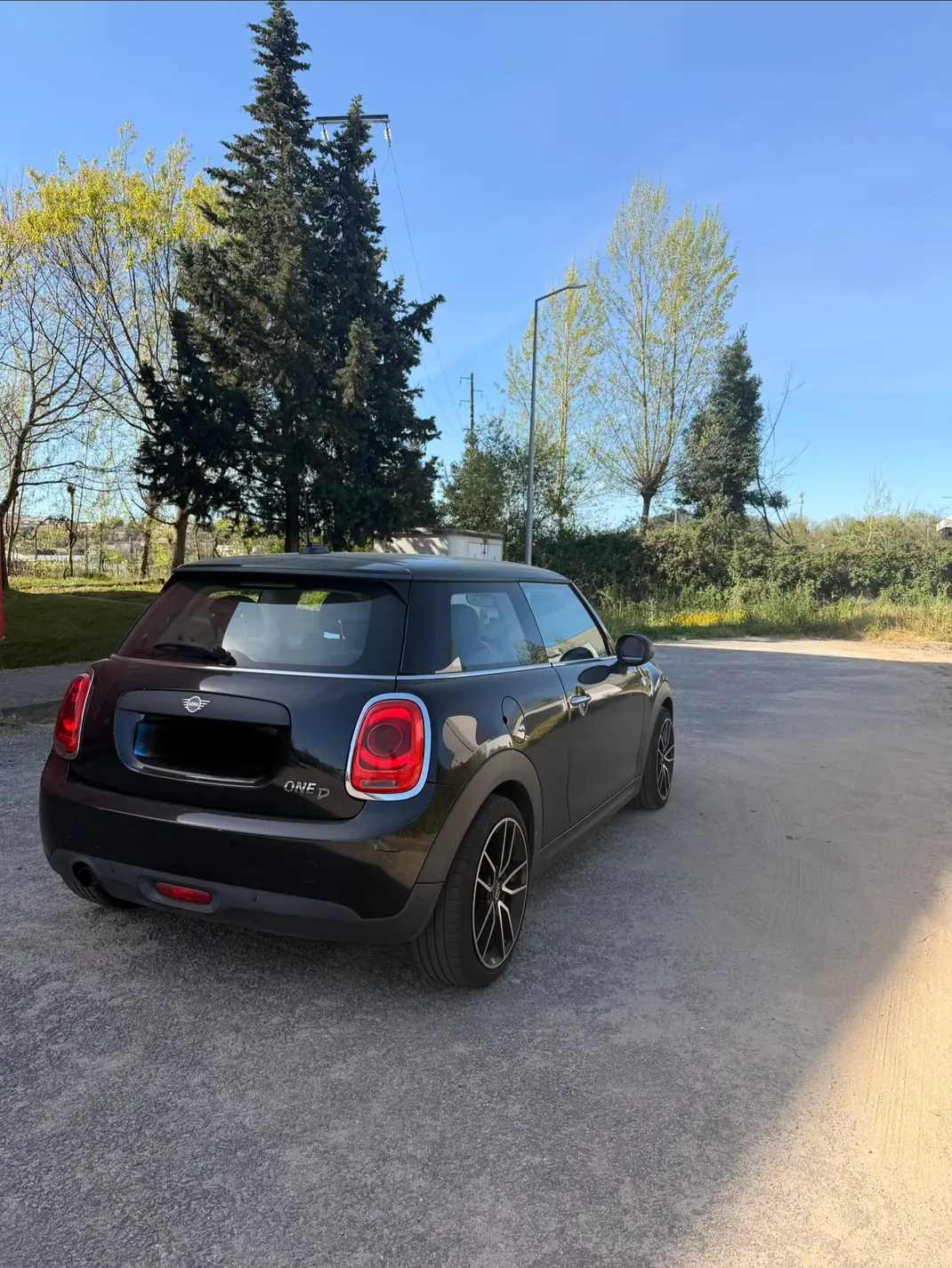 MINI One 2018 - 8000 EUR, 210000 km - AUTO.MOTO.pt - 210000km - foto 5 de 11
