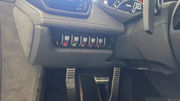 Lamborghini Huracán 2024 - 397500 EUR, 11996 km - AUTO.MOTO.pt - 11996km - foto 46 de 79