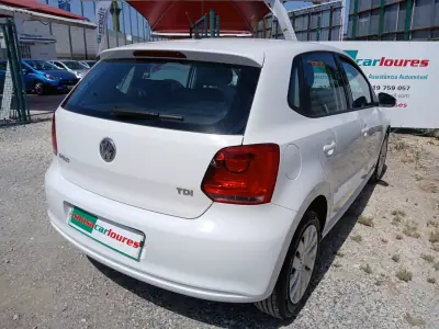 Volkswagen Polo 2014 - 7750 EUR, 153371 km - AUTO.MOTO.pt - 153371km - foto 10 de 27