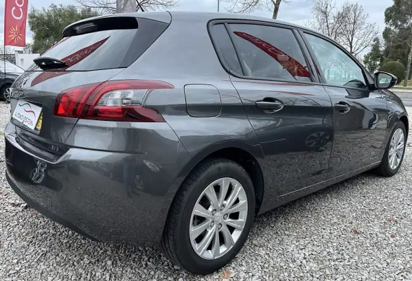 Peugeot 308 2020 - 15500 EUR, 73870 km - AUTO.MOTO.pt - 73870km - foto 3 de 17