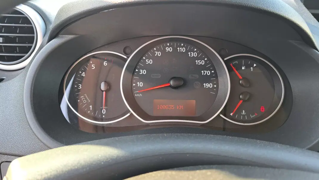 Renault 2019 - 19900 EUR, 100835 km - AUTO.MOTO.pt - 100835km - foto 17 de 28