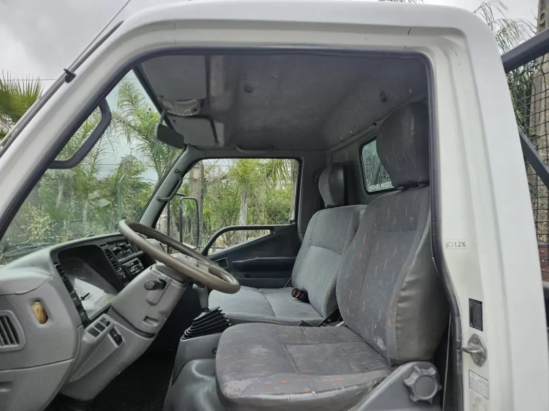 Mitsubishi Canter 2001 - 14950 EUR, 250000 km - 250000km - foto 6 de 6