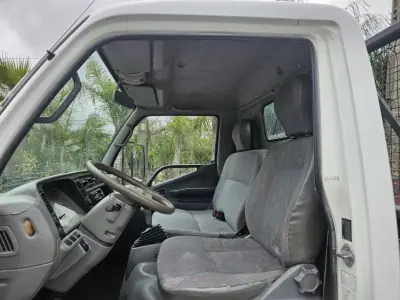 Mitsubishi Canter 3.0 Di-D Tribasculante 2001 - 14950 EUR, 250000 km - AUTO.MOTO.pt - 250000km - foto 6 de 6