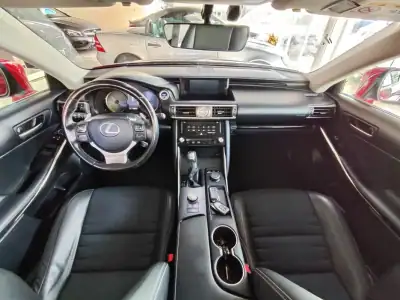 Lexus IS 300H 2017 - 25900 EUR, 68000 km - AUTO.MOTO.pt - 68000km - foto 22 de 38