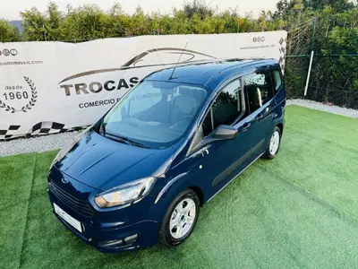 Ford Tourneo Courier 2017 - 9990 EUR, 168856 km - AUTO.MOTO.pt - 168856km - foto 13 de 47