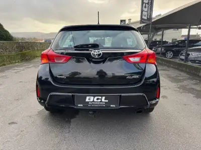 Toyota Auris 2014 - 10990 EUR, 224000 km - AUTO.MOTO.pt - 224000km - foto 6 de 27