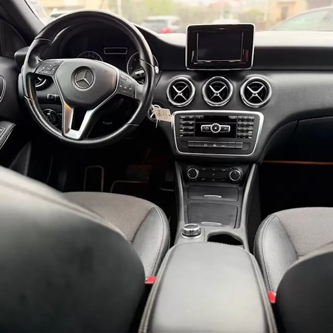 Mercedes-Benz A 180 2014 - 13900 EUR, 186000 km - AUTO.MOTO.pt - 186000km - foto 9 de 15