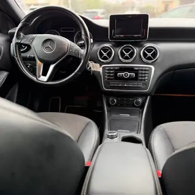 Mercedes-Benz A 180 2014 - 13900 EUR, 186000 km - AUTO.MOTO.pt - 186000km - foto 9 de 15