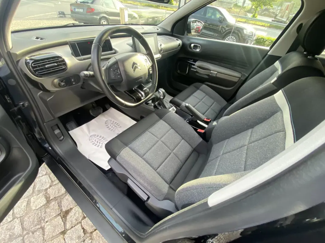 Citroën C4 Cactus 2019 - 18750 EUR, 72912 km - AUTO.MOTO.pt - 72912km - foto 15 de 54