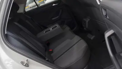 Volkswagen T-Roc 2025 - 24250 EUR, 11000 km - AUTO.MOTO.pt - 11000km - foto 10 de 41