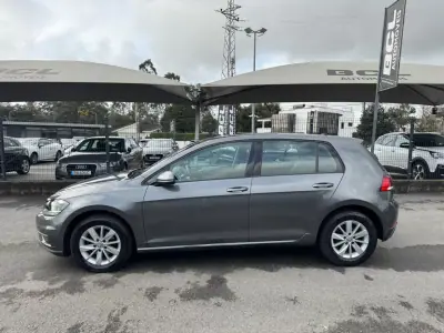 Volkswagen Golf 2019 - 15990 EUR, 95000 km - AUTO.MOTO.pt - 95000km - foto 4 de 27