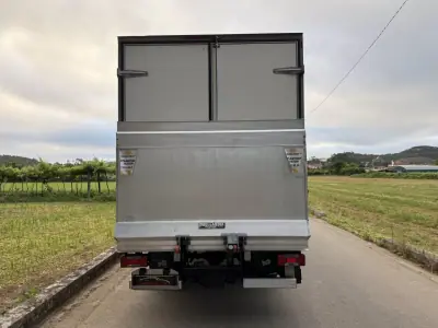 Iveco DAILY 35-140 CONTENTOR E PLATAFORMA 2018 - 29990 EUR, 81000 km - AUTO.MOTO.pt - 81000km - foto 14 de 28